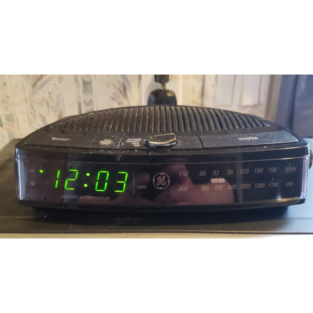 GE Vintage Clock Radio Black Model No 7-4615A AM FM Radio Tested Working